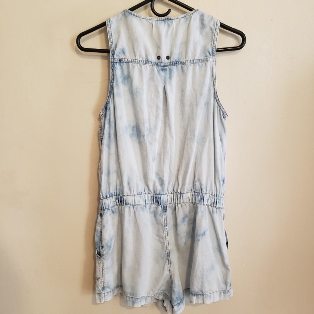 Life In Progress Chambray Romper - Picture 4 of 8